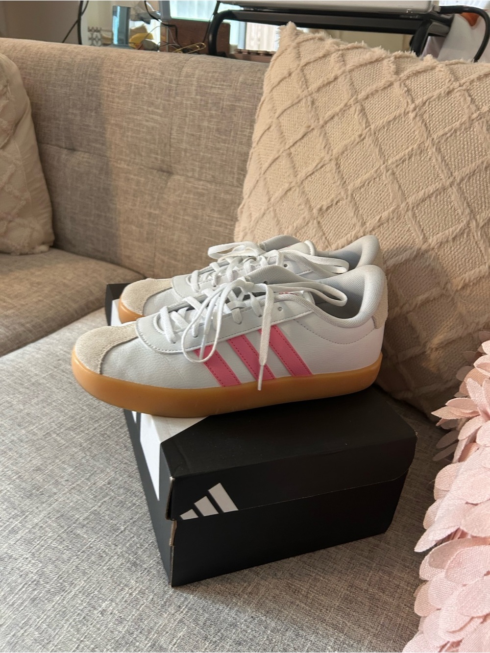 Adidas White Sneakers with Pink Stripes and Gum Sole Y6/W8 - Picture 3 of 5